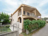 Izdavanje, kuća, 160m², Gornja Gorica, Podgorica - image 1