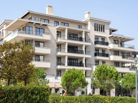 Prodaja, jednosoban stan, 81m², Porto Montenegro, Tivat - image 1