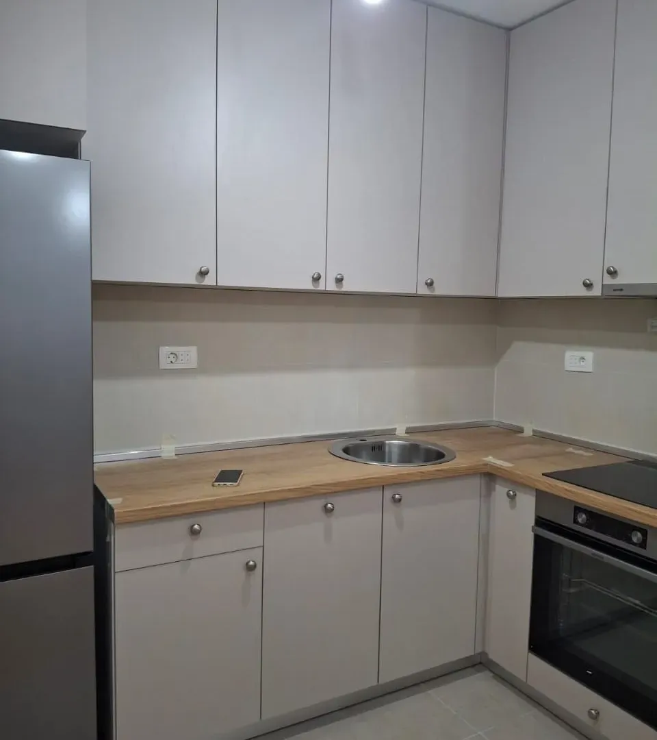 Izdavanje, jednosoban stan, 40m², Pobrežje, Podgorica