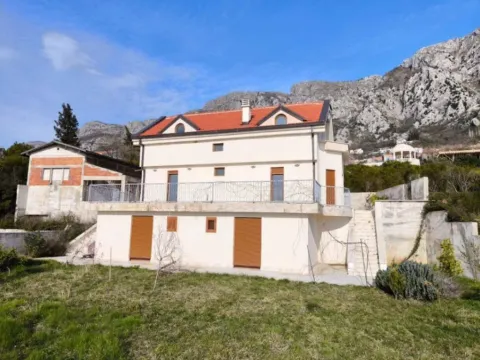 Sale, house, 218m², Bečići, Budva - image 1