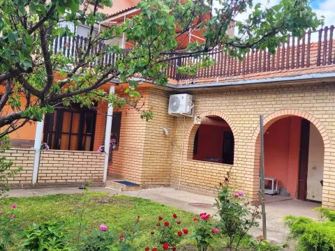 Prodaja, kuća, 210m², Bečej, Novi Sad - image 4