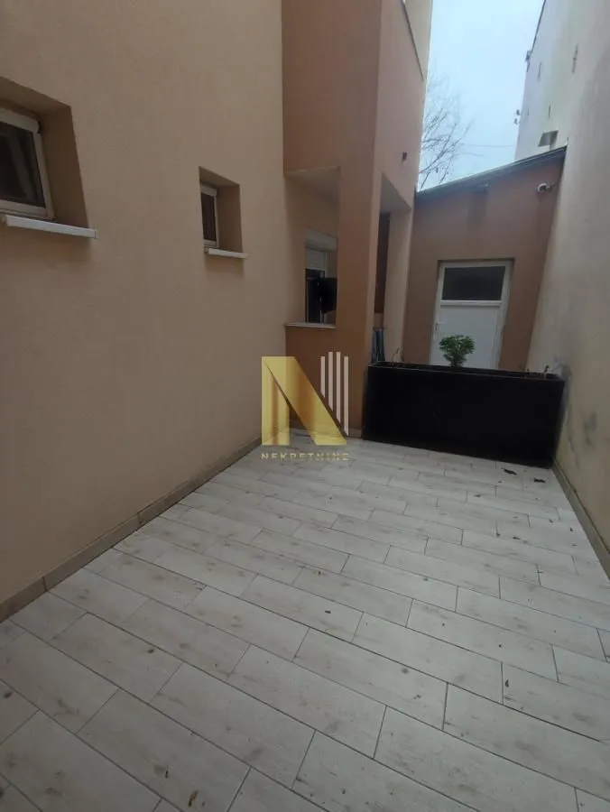 Izdavanje, garsonjera, 30m², Centar, Novi Sad