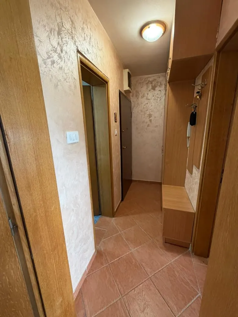 Prodaja, jednosoban stan, 43m², Krivi Most, Podgorica