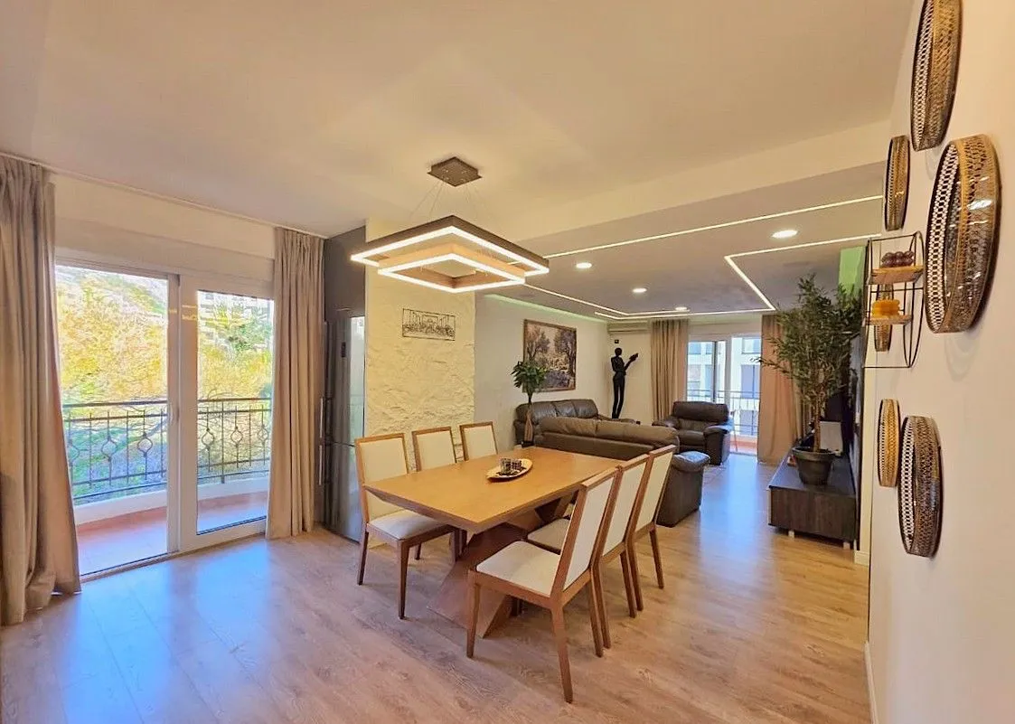 Prodaja, trosoban stan, 106m², Bečići, Budva