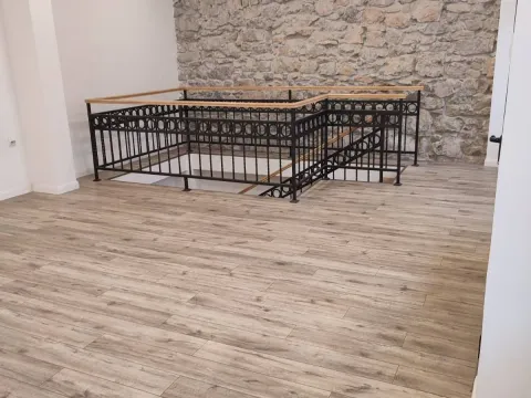 Izdavanje, poslovni prostor, 110m², Centar, Podgorica - image 4