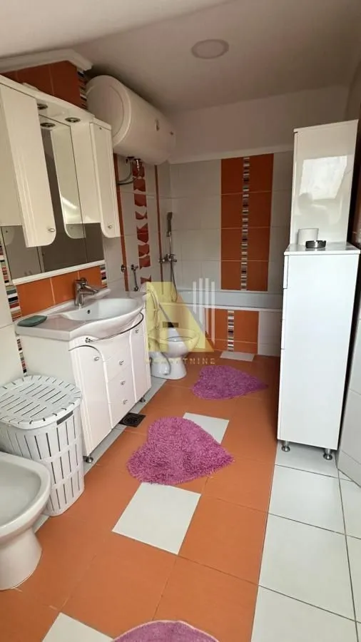 Izdavanje, stan, 126m², Adamovićevo Naselje, Novi Sad Sve Podlokacije