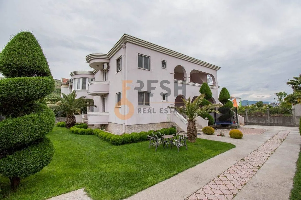 Izdavanje, trosoban stan, 140m², Zabjelo, Podgorica