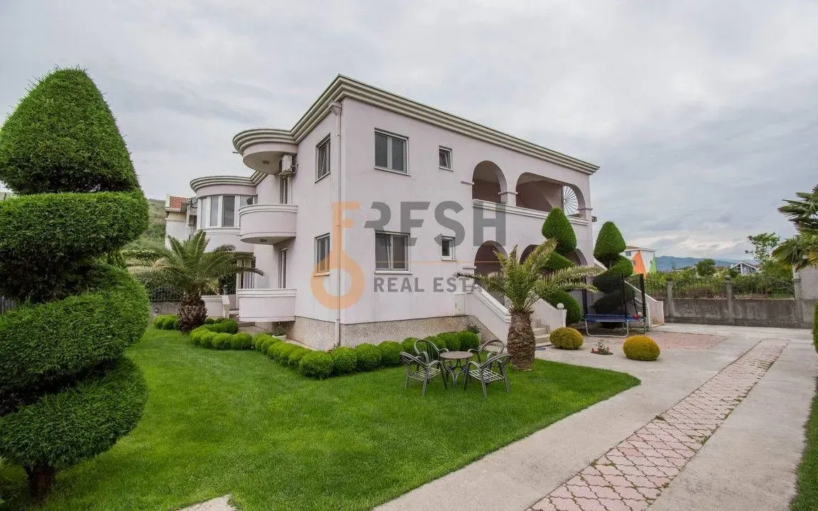 Izdavanje, trosoban stan, 140m², Zabjelo, Podgorica