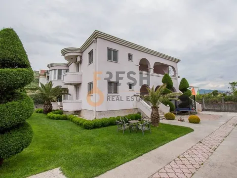 Izdavanje, trosoban stan, 140m², Zabjelo, Podgorica