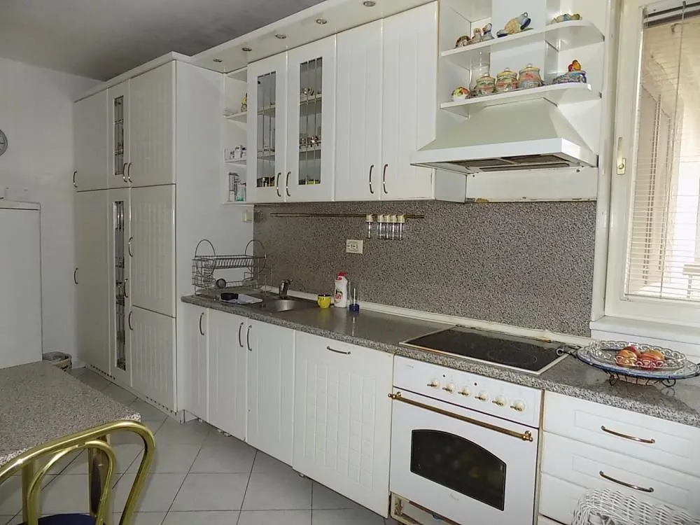 Prodaja, trosoban stan, 118m², Centar, Jagodina