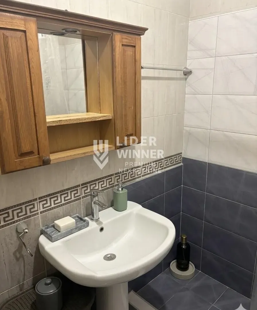 Prodaja, trosoban stan, 70m², Bogoslovija, Palilula Sve Podlokacije
