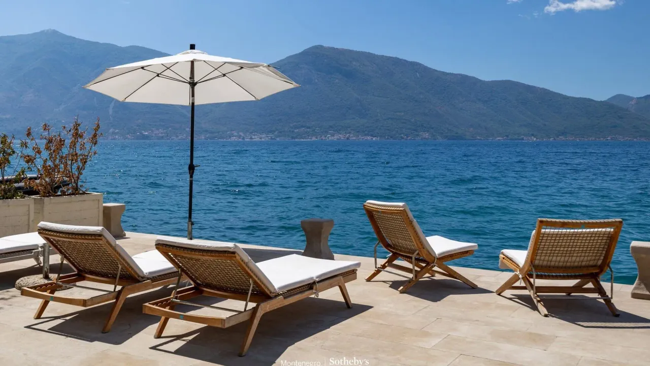 Rent, house, 587m², Dobrota, Kotor