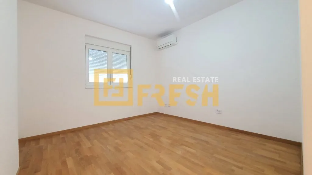 Prodaja, trosoban stan, 104m², Stari Aerodrom, Podgorica