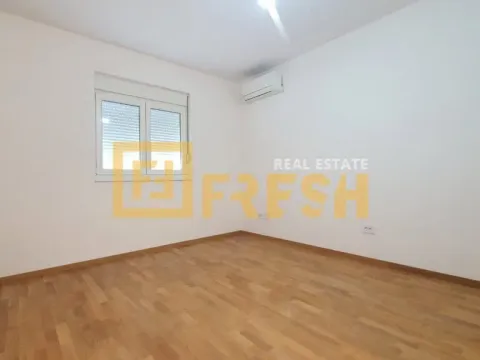 Prodaja, trosoban stan, 105m², Stari Aerodrom, Podgorica - image 6