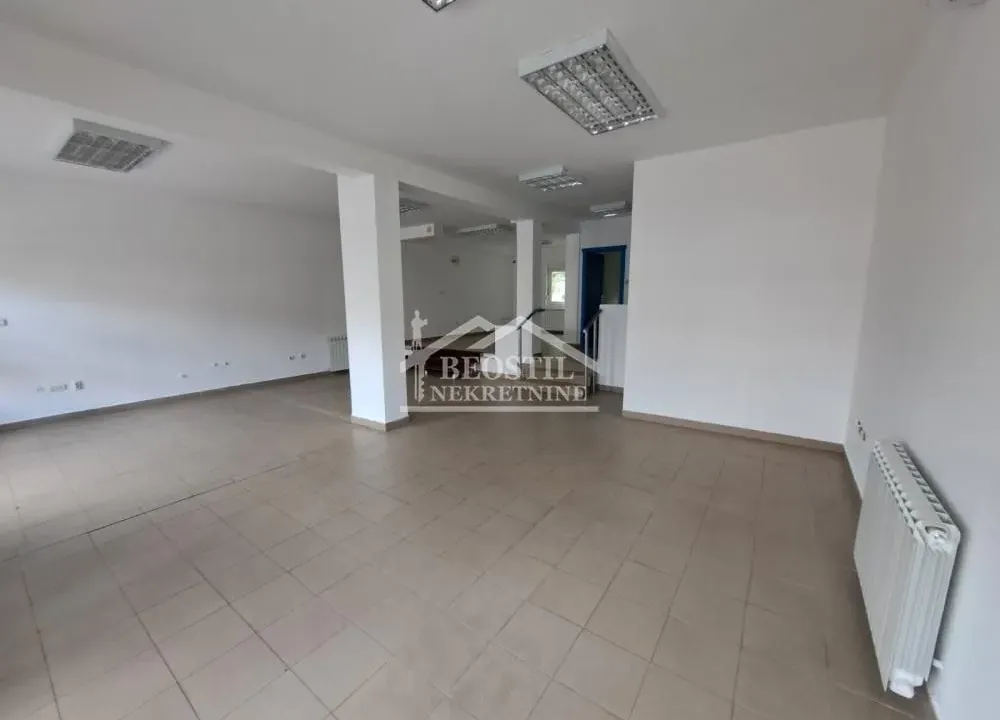 Izdavanje, poslovni prostor, 92m², Batajnica, Beograd