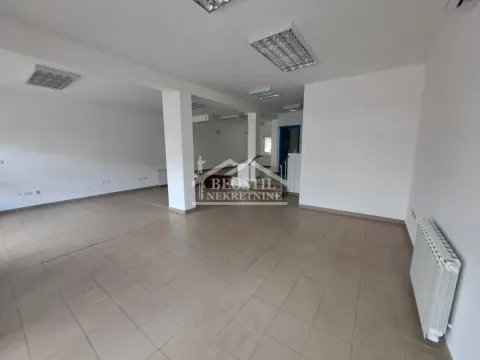 Izdavanje, poslovni prostor, 92m², Batajnica, Beograd