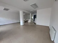 Izdavanje, poslovni prostor, 92m², Batajnica, Beograd - image 1