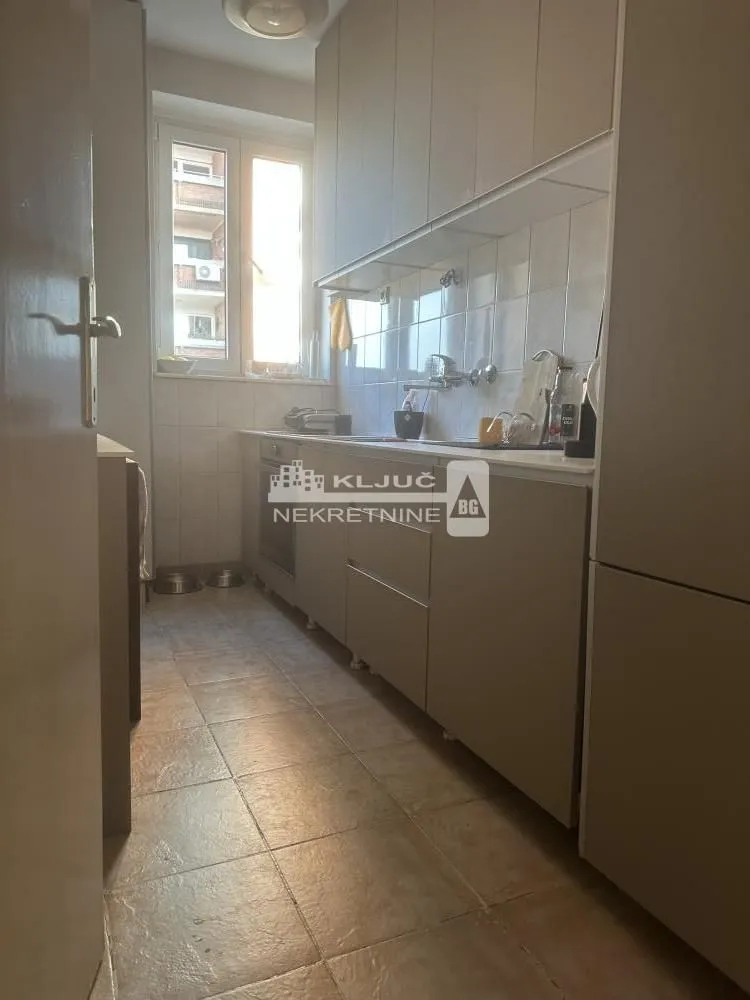 Prodaja, četvorosoban stan, 117m², Kalenić Pijaca, Vračar Sve Podlokacije