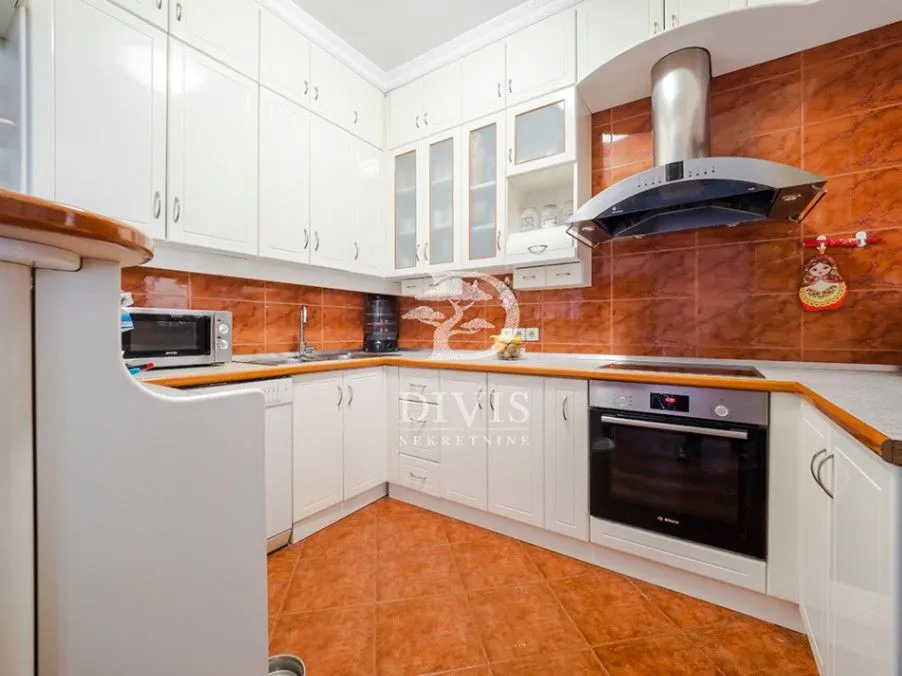 Rent, four bedroom apartment, 107m², Slavija, Vračar Sve Podlokacije