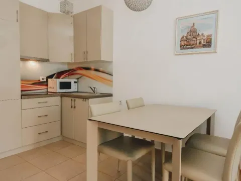 Sale, three bedroom apartment, 79m², Bečići, Budva - image 10