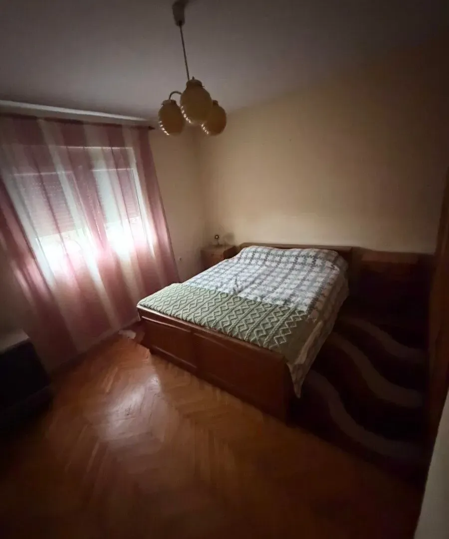 Izdavanje, kuća, 100m², Tološi, Podgorica