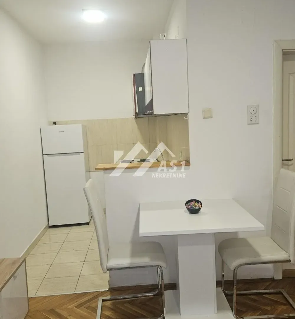 Izdavanje, jednosoban stan, 33m², Grbavica, Novi Sad Sve Podlokacije