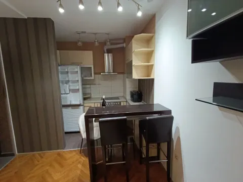 Izdavanje, dvosoban stan, 46m², Blok 6, Podgorica - image 4