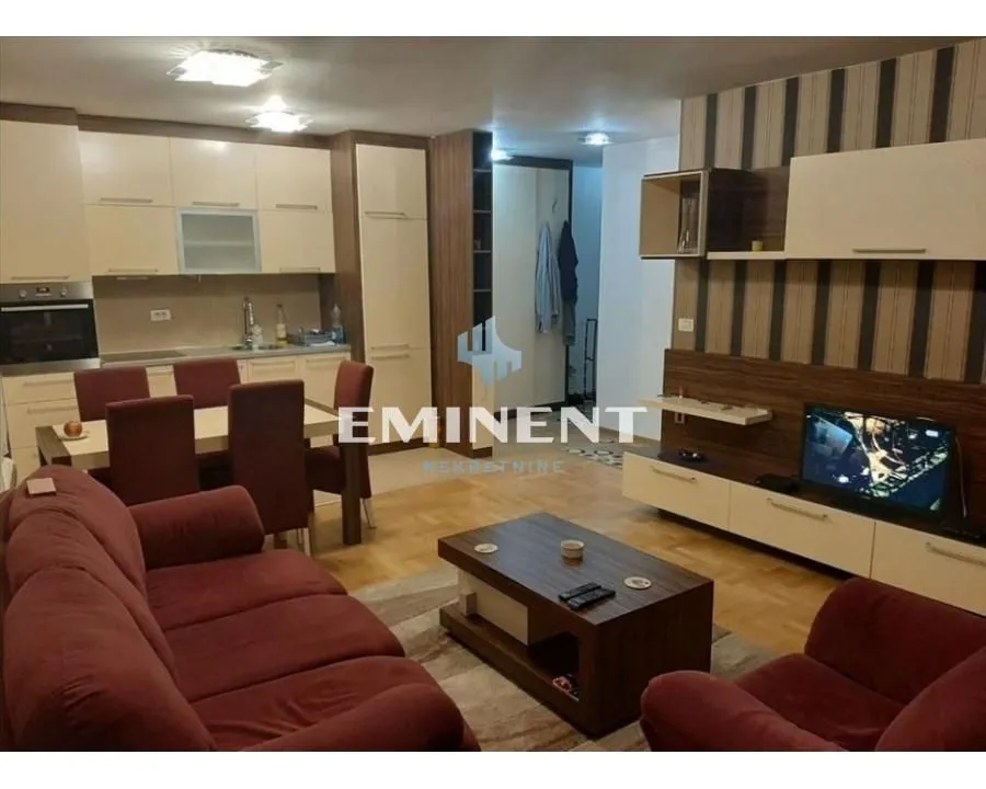 Izdavanje, dvosoban stan, 55m², Čubura, Beograd