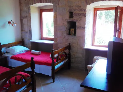 Prodaja, kuća, 310m², Bar, Crna Gora - image 11