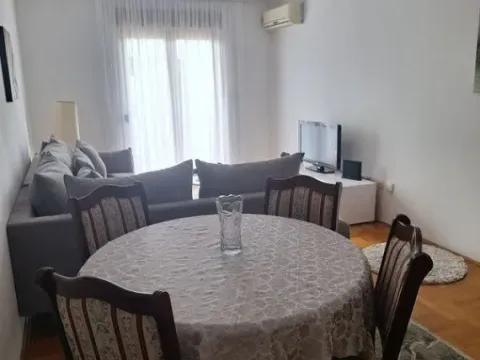 Izdavanje, dvosoban stan, 72m², Stari Aerodrom, Podgorica - image 10