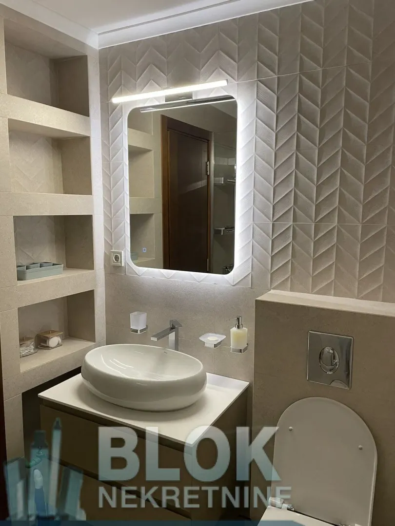 Izdavanje, dvosoban stan, 77m², Preko Morače, Podgorica