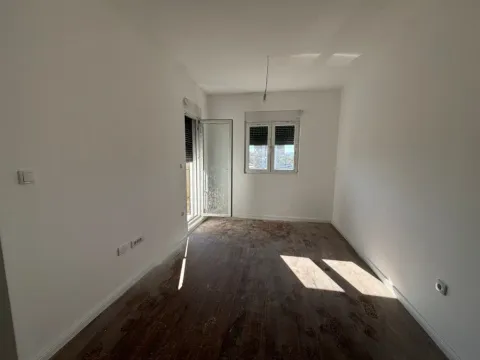 Izdavanje, kuća, 150m², Donja Gorica, Podgorica - image 2