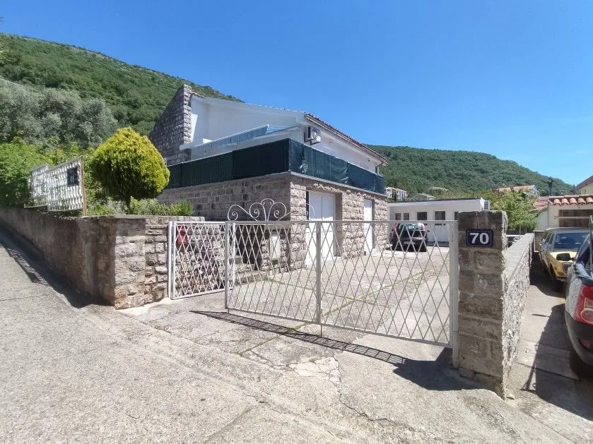 Prodaja, kuća, 210m², Budva, Crna Gora