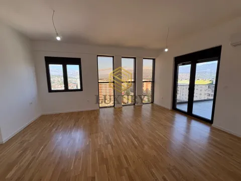 Rent, office space, 275m², Stari Aerodrom, Podgorica - image 1