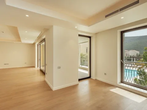 Prodaja, dvosoban stan, 171m², Kumbor, Herceg Novi - image 8