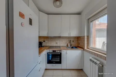 Sale, three bedroom apartment, 63m², Južni Bulevar, Vračar Sve Podlokacije - image 4