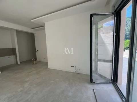 Prodaja, jednosoban stan, 44m², Dobrota, Kotor - image 4