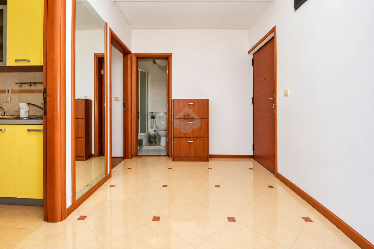 Izdavanje, trosoban stan, 116m², Preko Morače, Podgorica