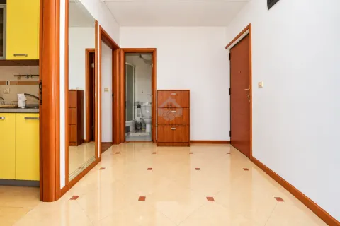 Izdavanje, trosoban stan, 116m², Preko Morače, Podgorica - image 4