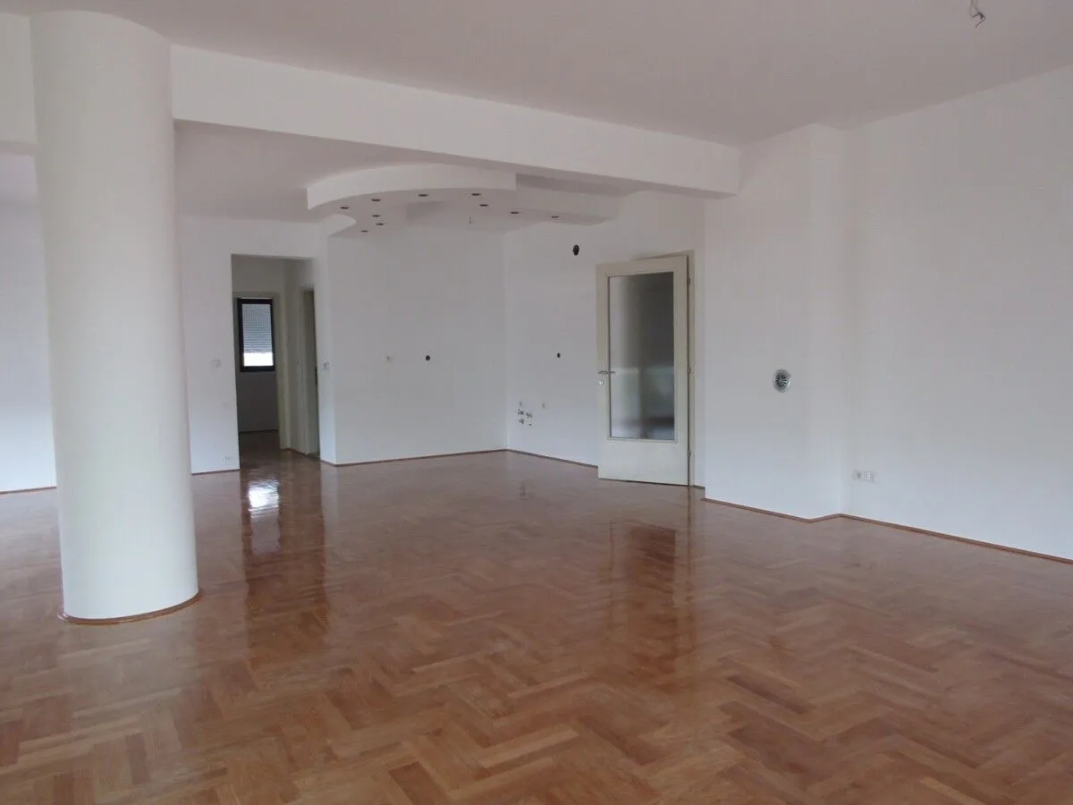 Prodaja, trosoban stan, 138m², Preko Morače, Podgorica