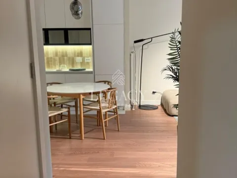 Izdavanje, trosoban stan, 83m², Savski Venac, Beograd - image 3