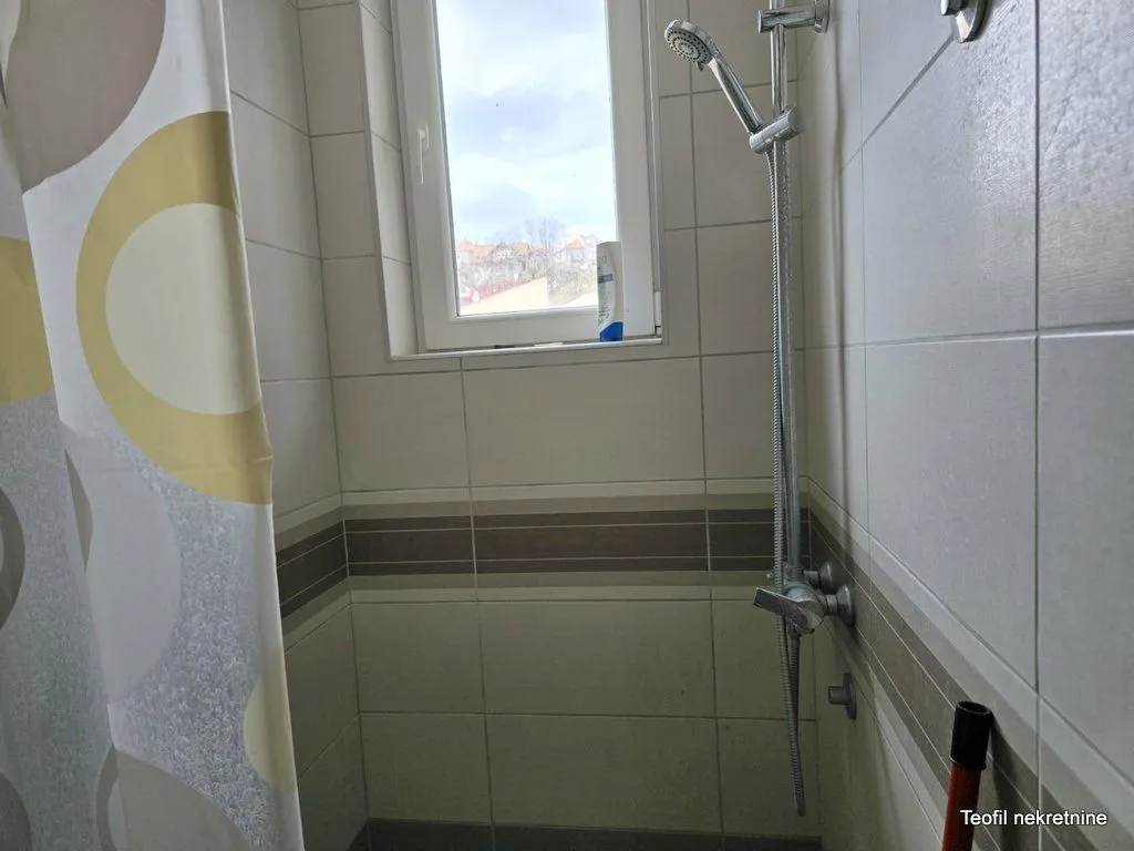 Izdavanje, dvosoban stan, 72m², Zemun Centar, Zemun Sve Podlokacije