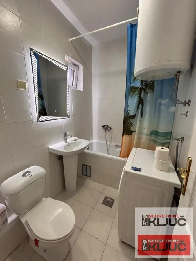 Izdavanje, jednosoban stan, 35m², Bulevar Evrope, Novi Sad Sve Podlokacije