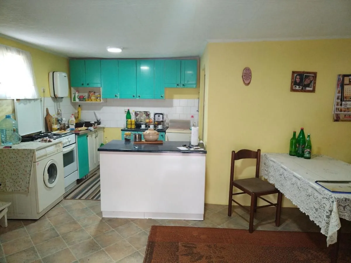 Prodaja, kuća, 130m², Taraš, Zrenjanin