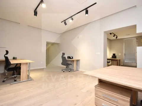 Izdavanje, poslovni prostor, 55m², Centar, Podgorica - image 6