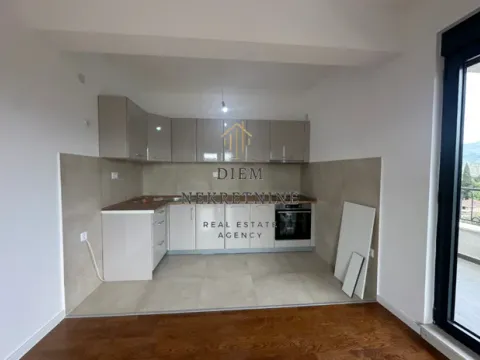 Izdavanje, dvosoban stan, 95m², Zagorič, Podgorica - image 8