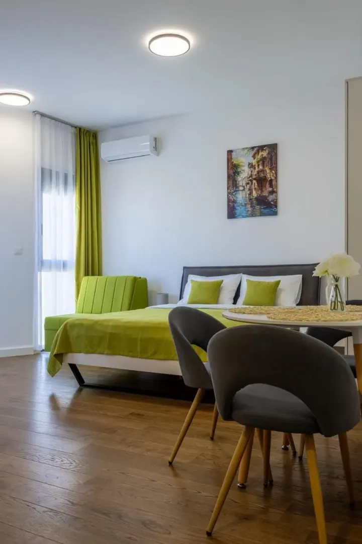 Sale, studio apartment, 32m², Centar, Bar