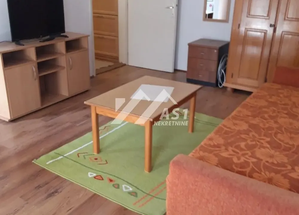 Izdavanje, stan, 33m², Salajka, Novi Sad Sve Podlokacije