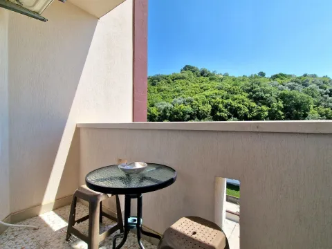 Izdavanje, jednosoban stan, 38m², Bečići, Budva - image 12