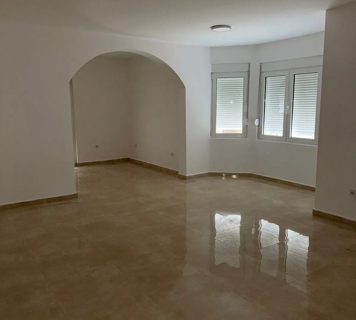 Rent, house, 500m², Stari Aerodrom, Podgorica
